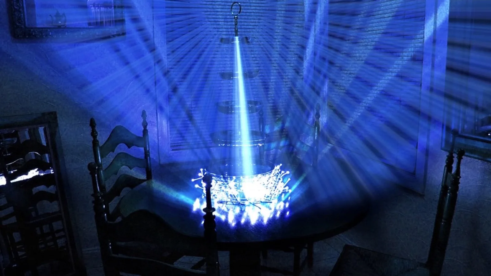 Light patterns suggesting computation