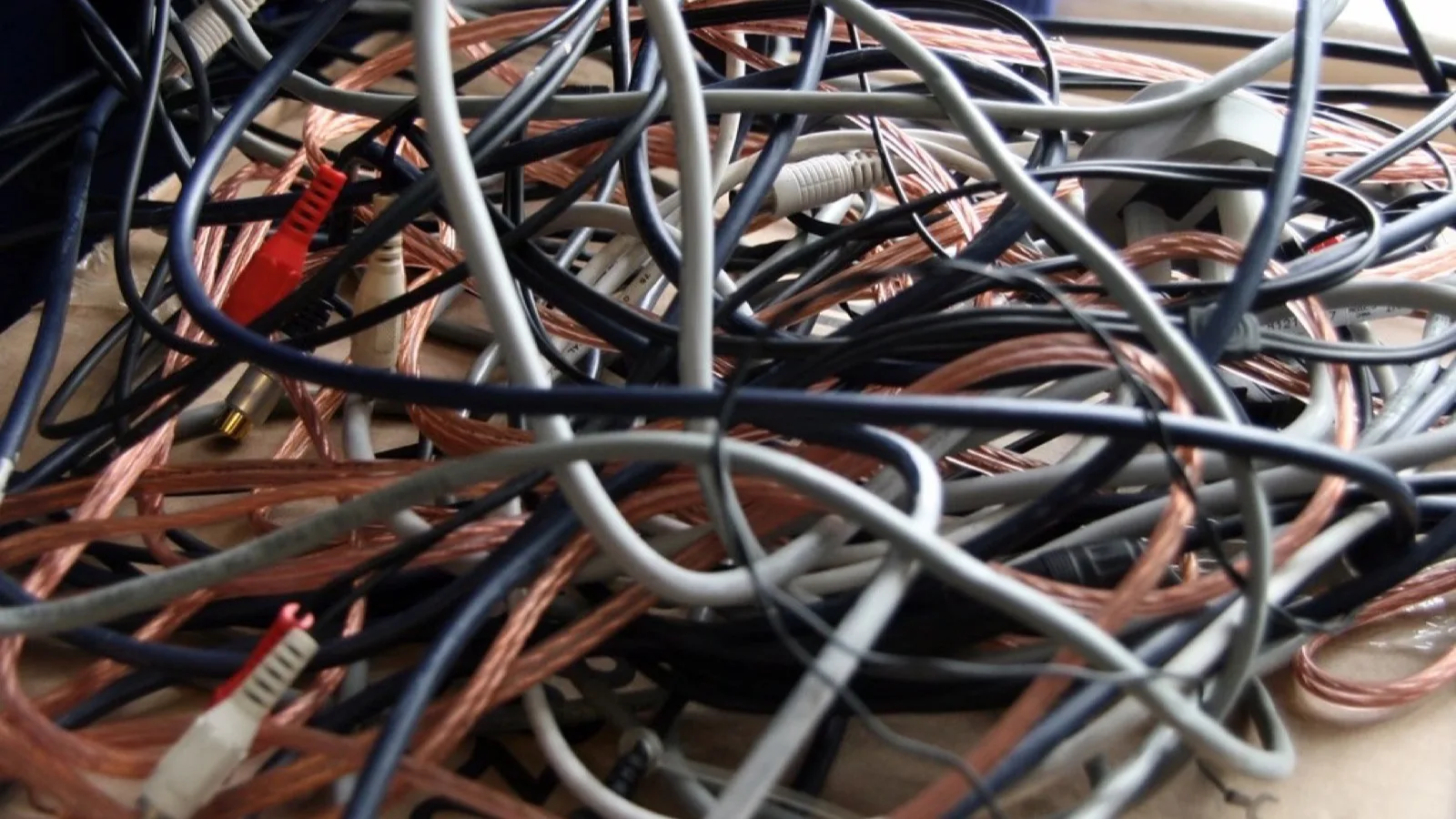 Network cabling in a rack